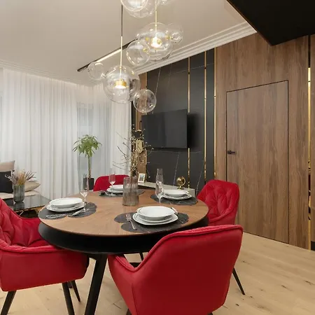 Kasprzaka With Ac & Parking By Renters Prestige