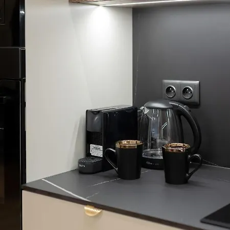 Kasprzaka With Ac & Parking By Renters Prestige