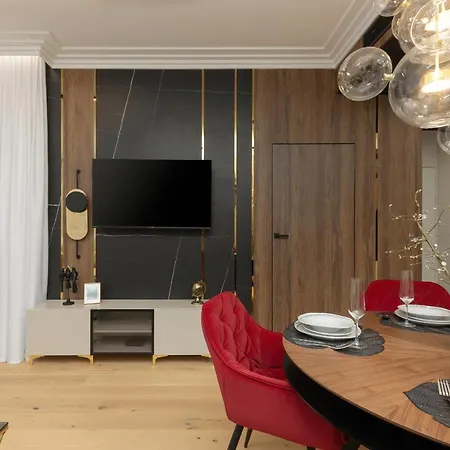 Kasprzaka With Ac & Parking By Renters Prestige ורשה