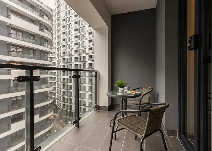 Kasprzaka With Ac & Parking By Renters Prestige شقة وارسو