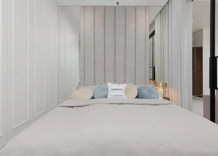 Kasprzaka With Ac & Parking By Renters Prestige Warszawa