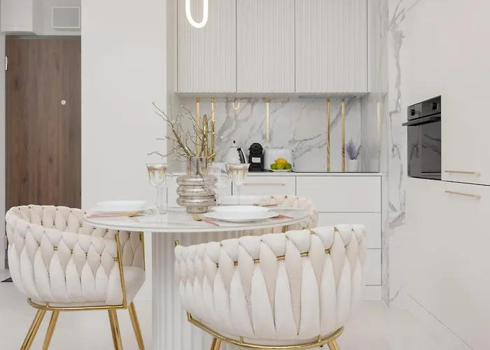 Kasprzaka With Ac & Parking By Renters Prestige شقة وارسو